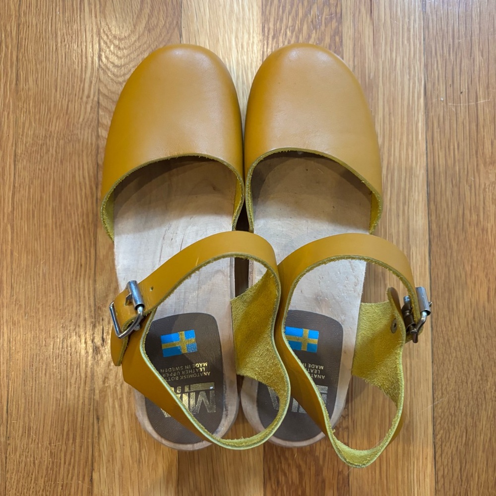 MIA Sofia Clog - Picture 2 of 11